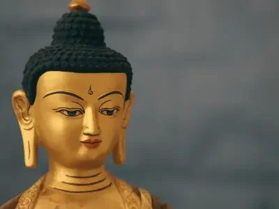 A picture of a statue of Buddha