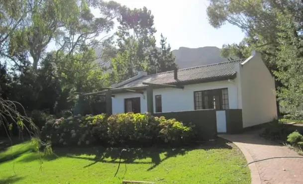 cottage Cottage at Grail Centre